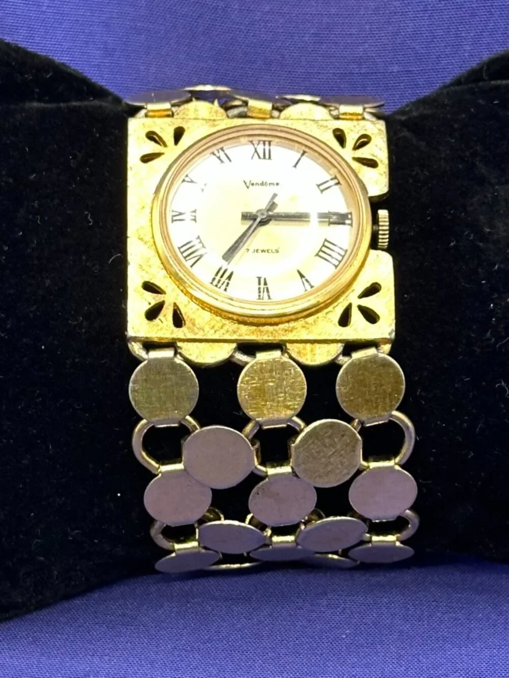 VTG Vendome Analog Watch 7-Jewel Wind-Up